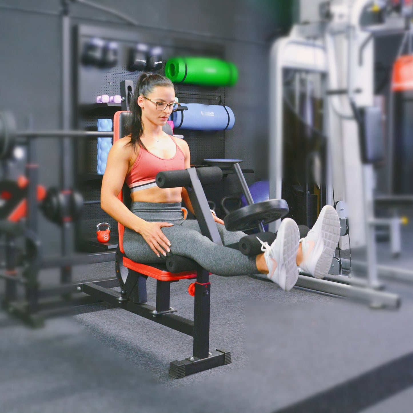 Kraftstation mit Model am Beinbeuger3