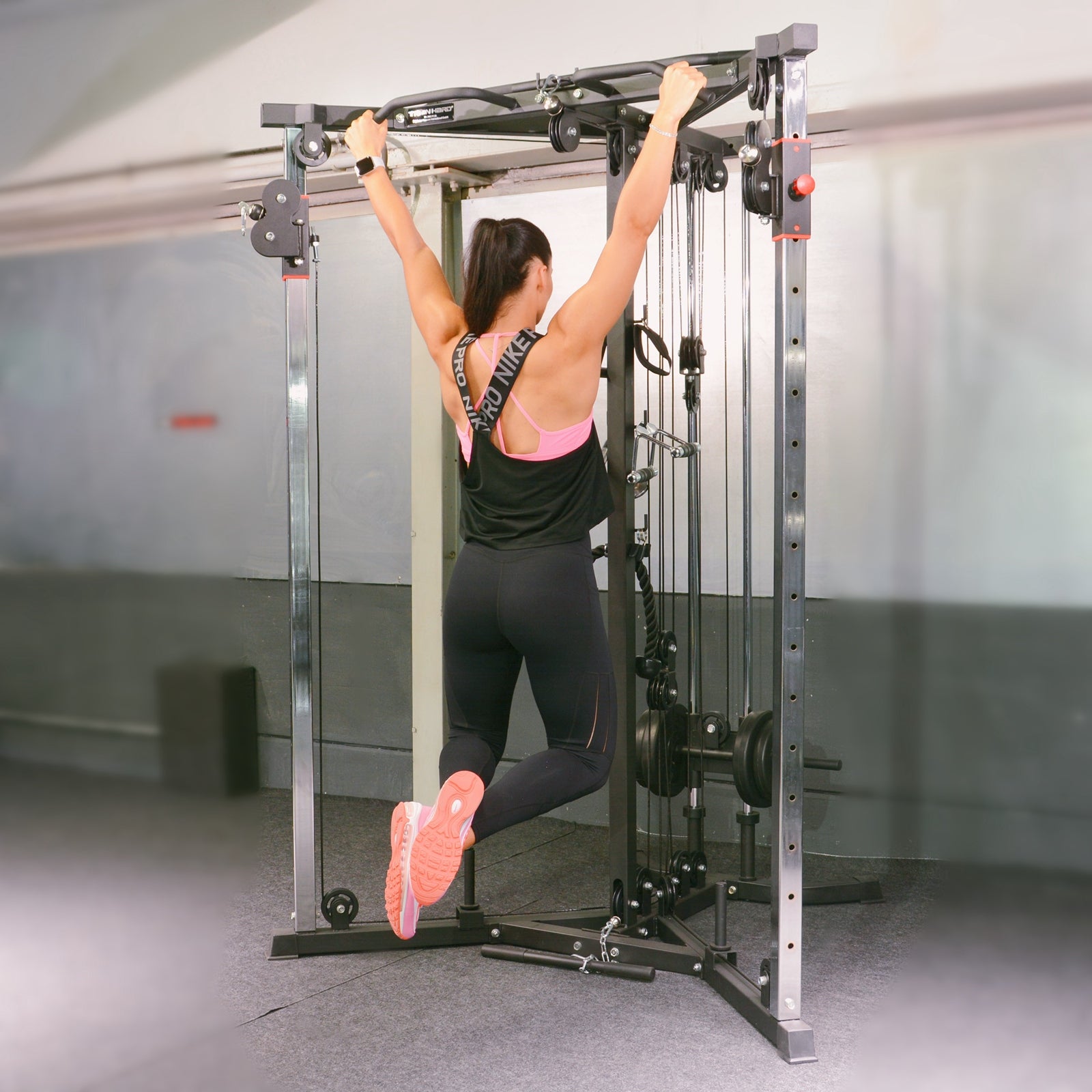 1F09824-Detailansicht an Klimmzugstange