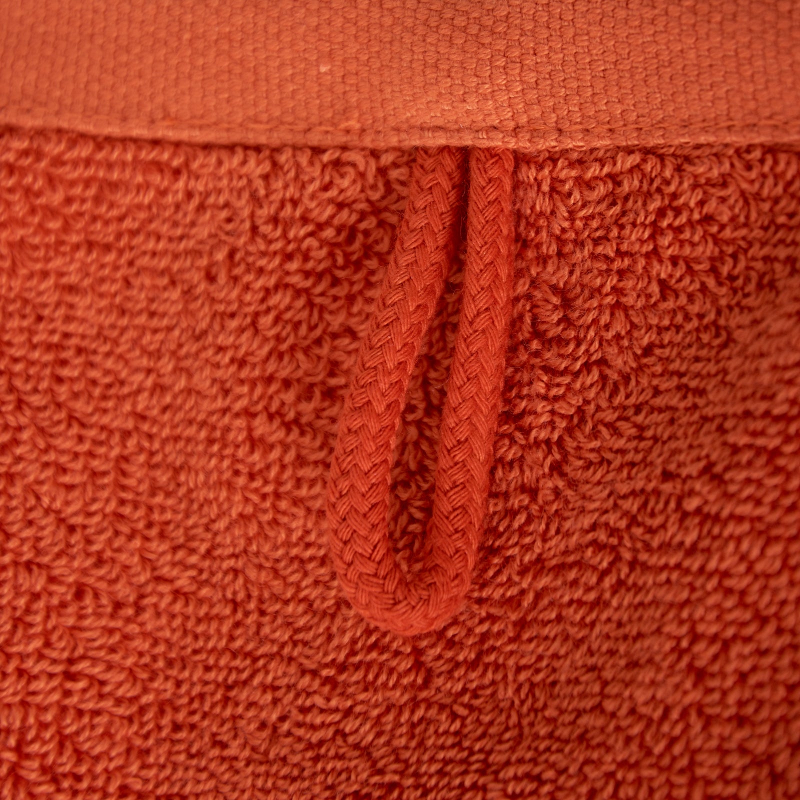 Enjoy fit® Sportbadetuch Hängeschlaufe Detailansicht